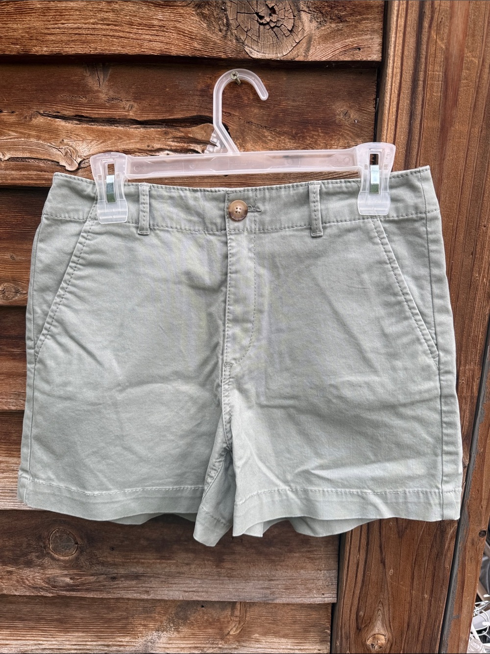 Lift the washed twill shorts